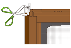 クッション材が網戸レールに当たる場合には、クッション材の上端部をハサミ等で適当な長さにカットしてください。

